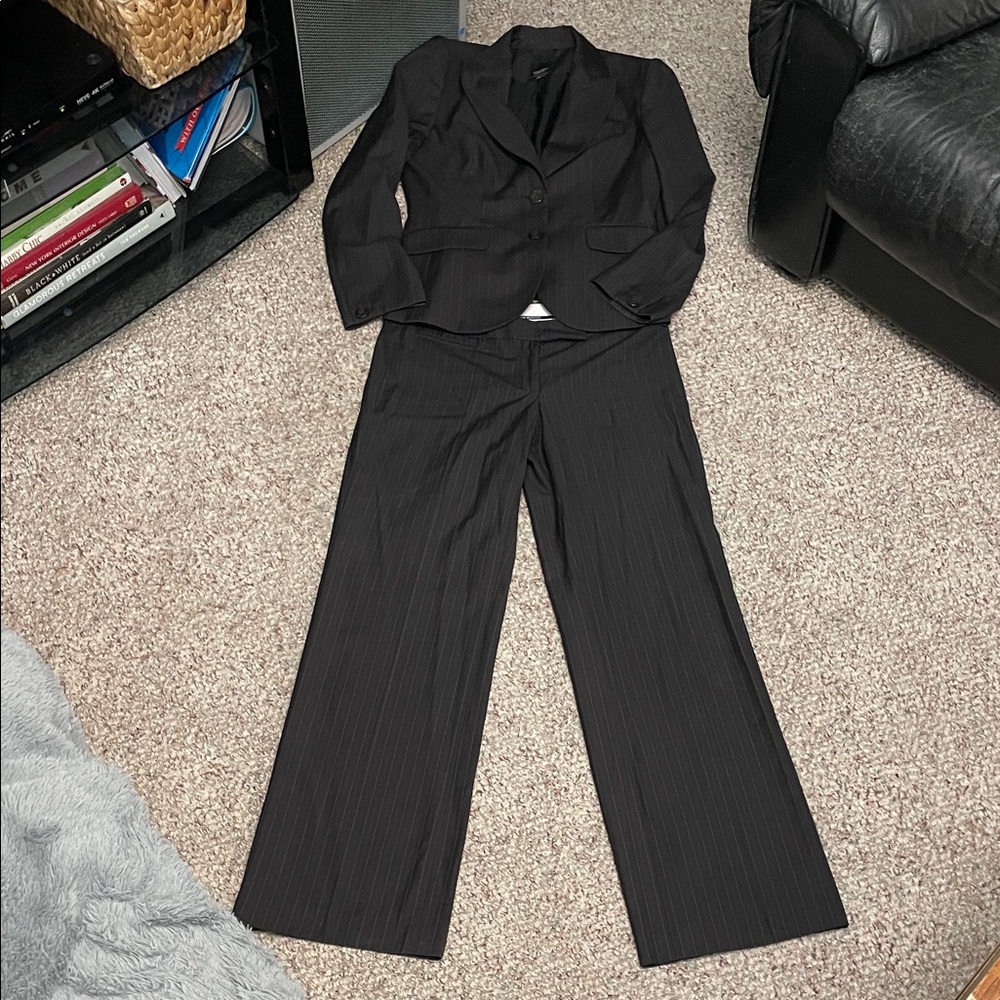 Esprit brown pin stripe Women's pant and blazer suit Set- excellent condition
